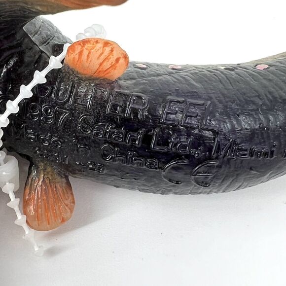 Gulper eel by Safari Ltd. 1997 abyssal fish retired figure glow in the dark - Picture 8 of 8